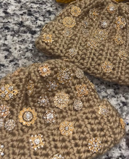 Rich Auntie (Broach Package 30)